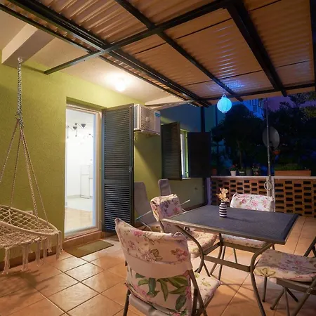 Appartement Dairos2 *