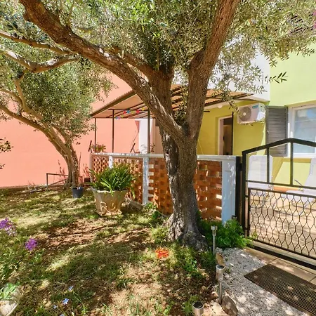 Dairos2 Apartament *