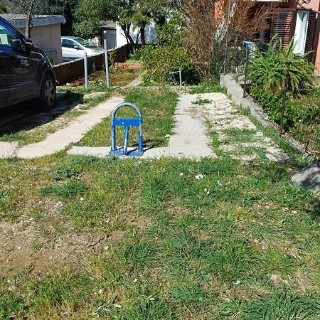 Apartament Dairos2 *